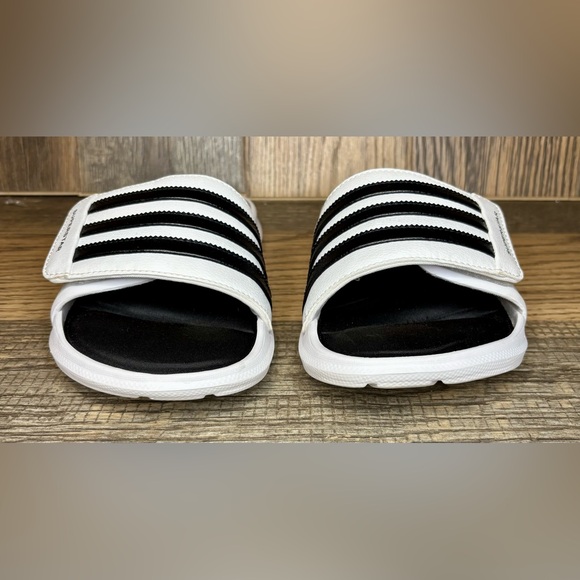 adidas gazelle silver green womens Buy Adidas Superstar Slide (Black Upper/White Stripes) Online in Pakistan